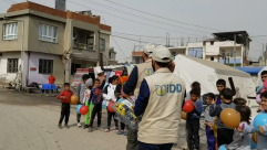 ردّ الجميل .. توزيع مواد غذائية، ملابس وألعاب على منكوبي الزلزال 